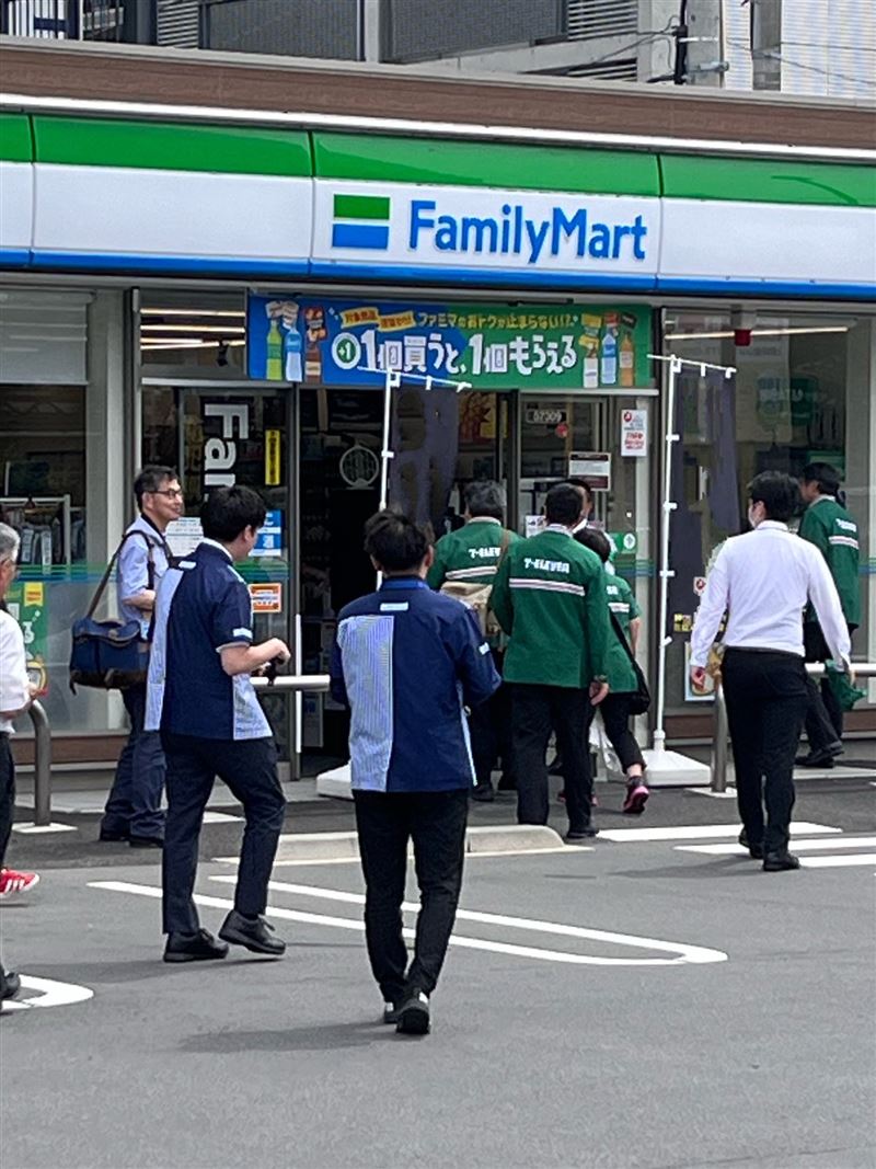 請支援輸贏！7-11店員「氣勢洶洶闖全家」直擊畫面瘋傳　網嚇傻「真的要打架嗎」真相曝光